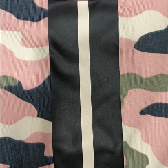 🆕 PINK CAMO SPORTS BRA - Picture 5 of 6
